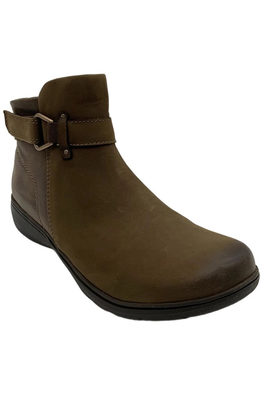 Clarks Women's Carleigh Drift Boots Mushroom/Multi - Wide